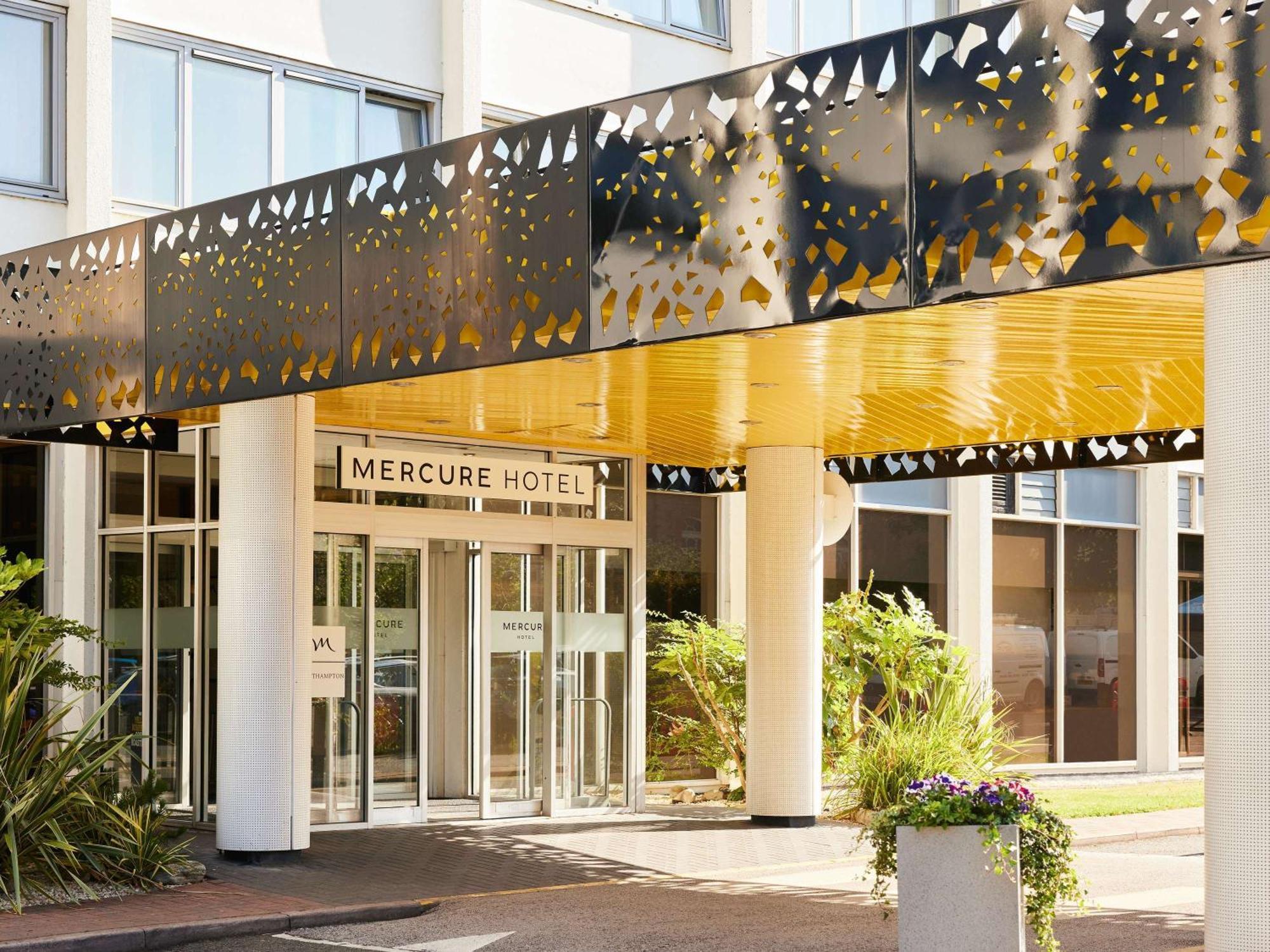 Mercure Northampton Exterior photo